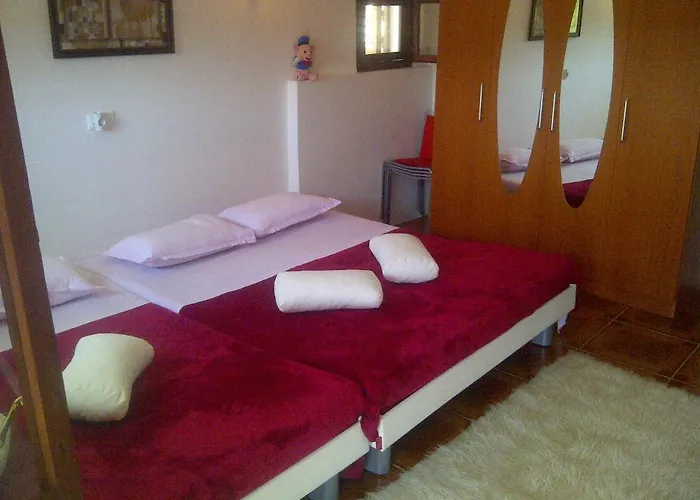 Seaside Family Friendly House With A Swimming Pool Cove Pribinja, Hvar - 15324 *