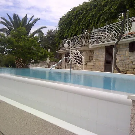 Seaside House With A Swimming Pool Cove Pribinja, Hvar - 15324 * هفار