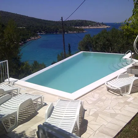 Seaside Family Friendly House With A Swimming Pool Cove Pribinja, Hvar - 15324 Semesterbostad