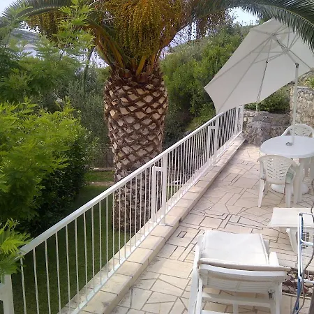 Seaside Family Friendly House With A Swimming Pool Cove Pribinja, Hvar - 15324 Casa de Férias *