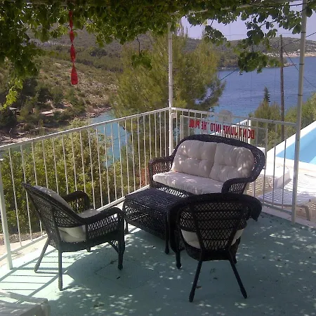 Seaside Family Friendly House With A Swimming Pool Cove Pribinja, Hvar - 15324 Semesterbostad