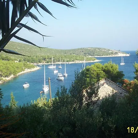 Seaside House With A Swimming Pool Cove Pribinja, Hvar - 15324 هفار