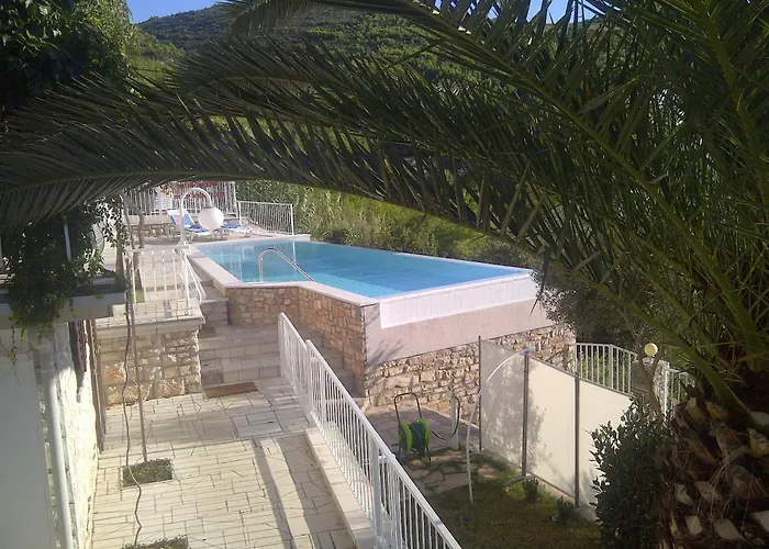 Holiday home Seaside Family Friendly House With A Swimming Pool Cove Pribinja, Hvar - 15324 *